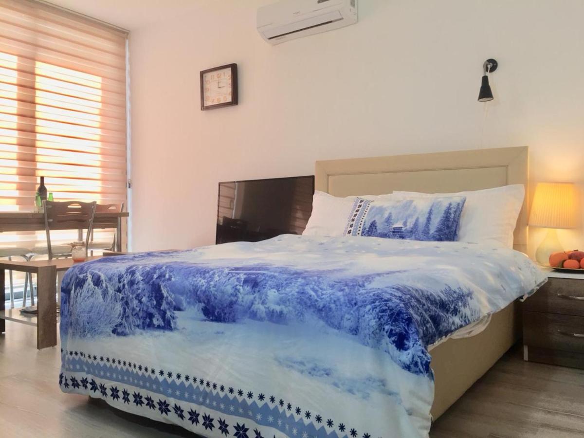 Uptown Holiday App & Pool Daily Rental Contactless Check In & Check Out Famagusta  Exterior photo