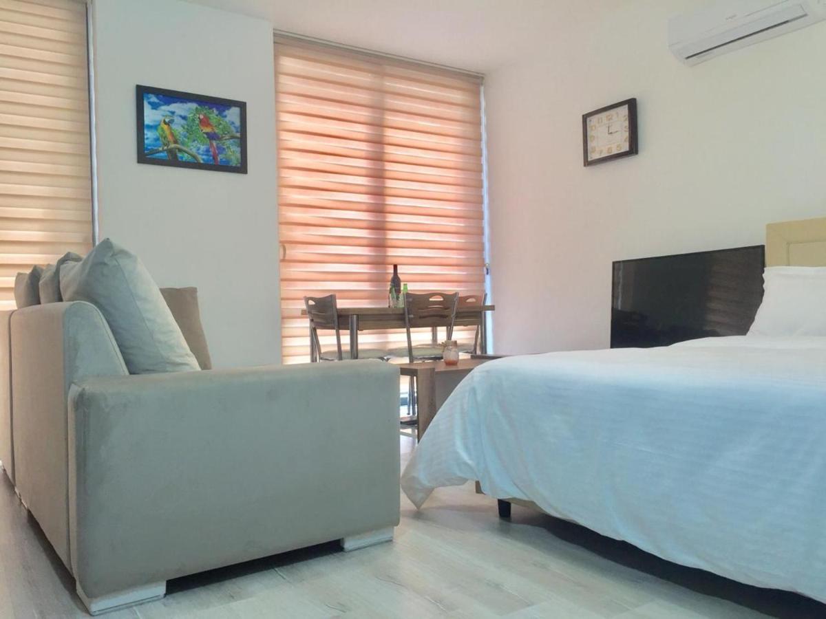Uptown Holiday App & Pool Daily Rental Contactless Check In & Check Out Famagusta  Exterior photo